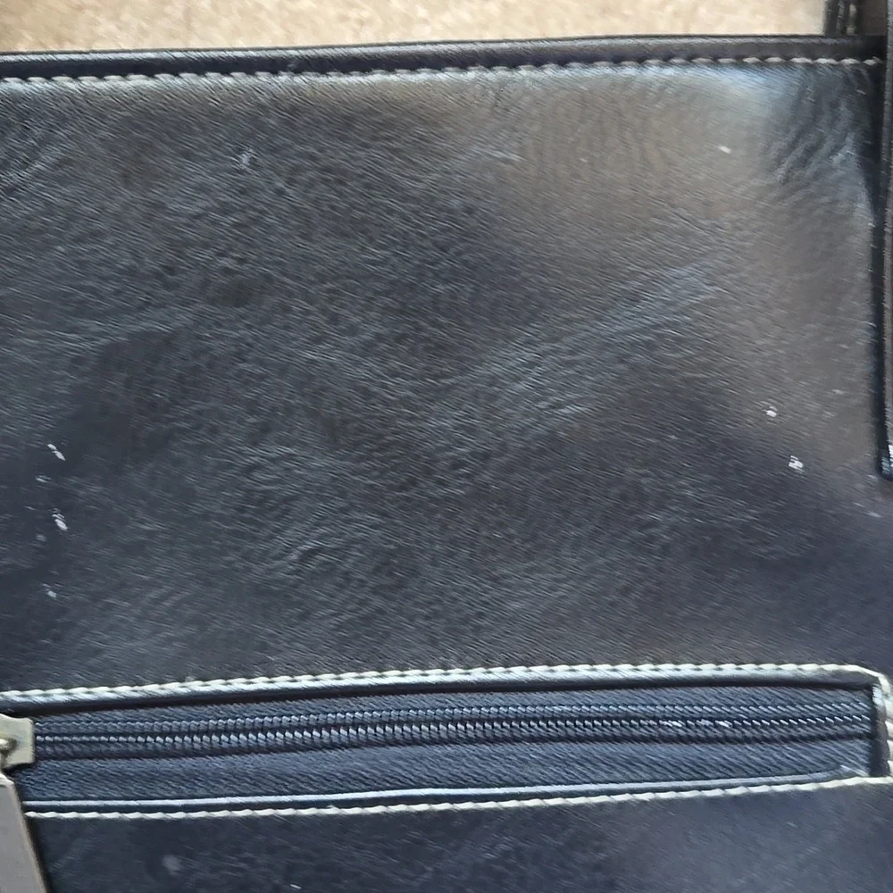 Elegant Black Tote Bag - Picture 7 of 10